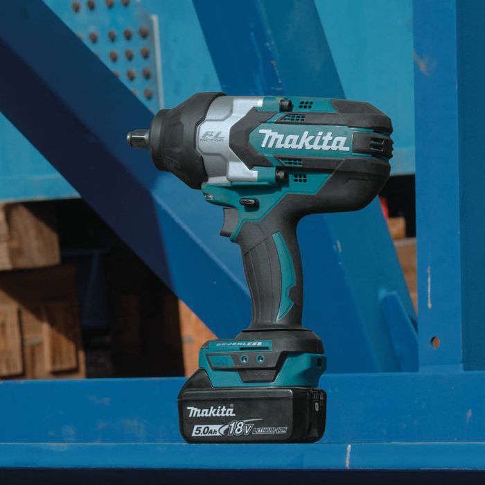 Makita XWT08T 1/2" Cordless Square Drive Impact Wrench Kit with Friction Ring Anvil 5.0 Ah Battery
