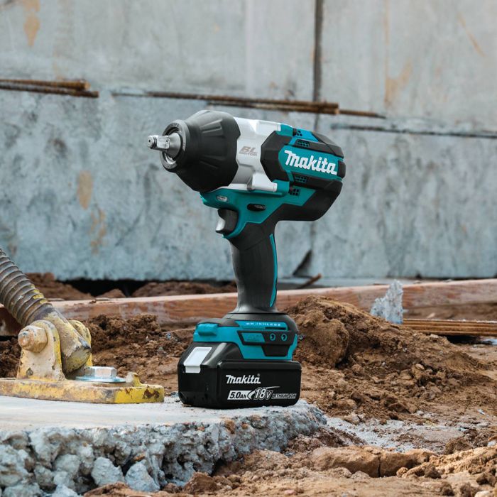 Makita XWT08T 1/2" Cordless Square Drive Impact Wrench Kit with Friction Ring Anvil 5.0 Ah Battery