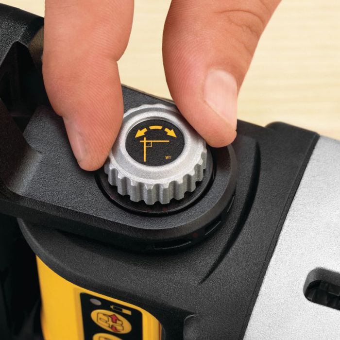 DeWalt DW089K Self Leveling 3 Beam Line Laser Kit
