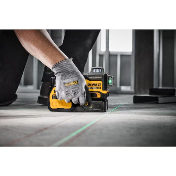 DeWalt DCLE34033D1 20V Max XR 3 x 360 Deg High Precision Green Laser