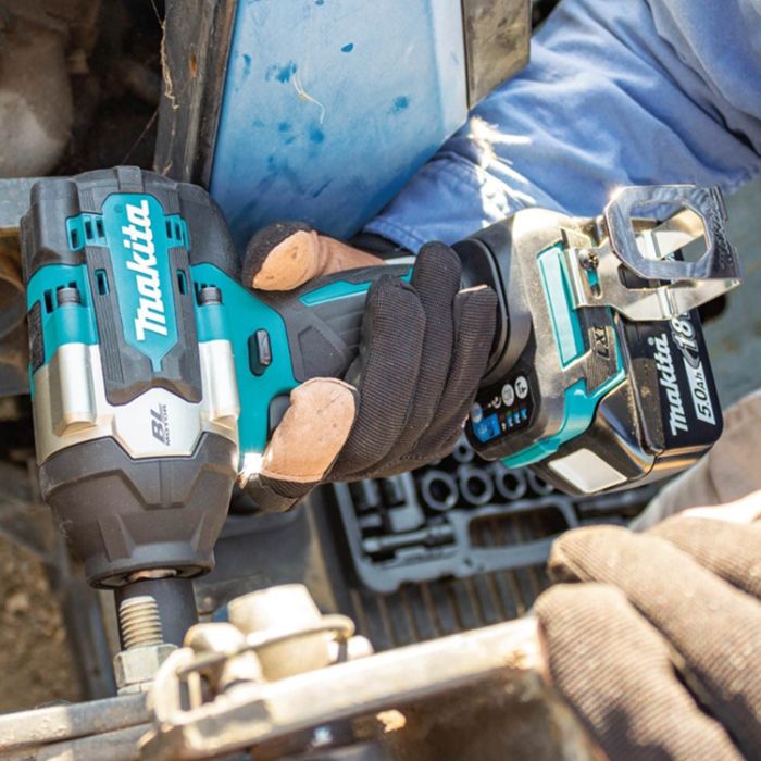 Makita XWT18T 18V LXT 1/2" Square Drive Cordless Impact Wrench Kit with Detent Anvil 5.0Ah