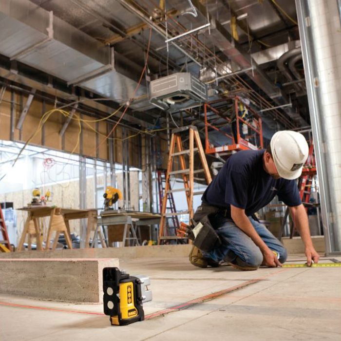 DeWalt DW089K Self Leveling 3 Beam Line Laser Kit