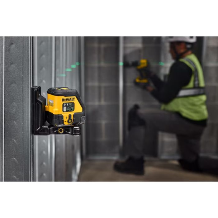 DeWalt DCLE14201G, USB-C Green Cross Line Laser Kit